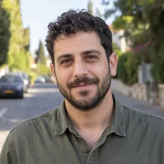 דיוקן זמני שנוצר ב־AI להמחשת דמותו של דניאל ארבל